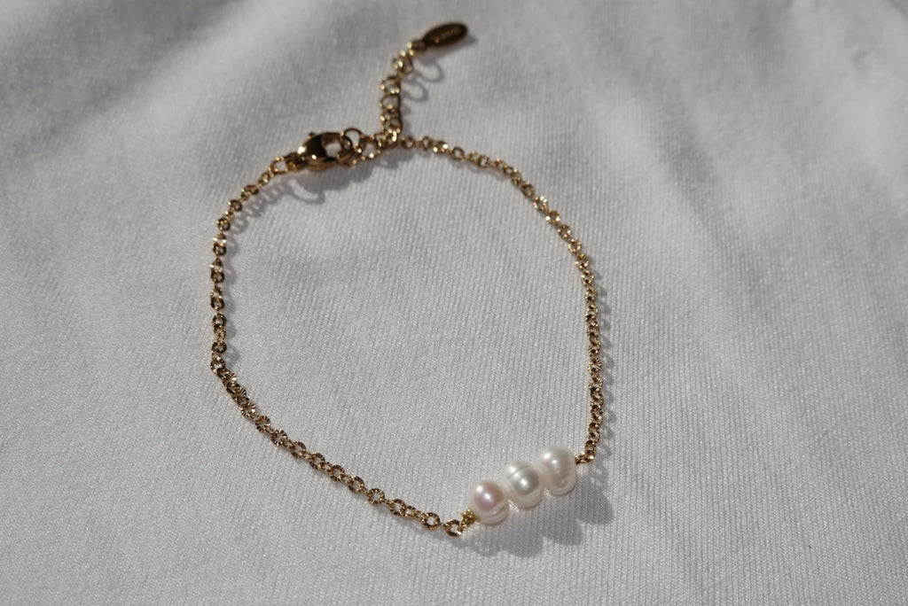 Triple Pearl Braclet