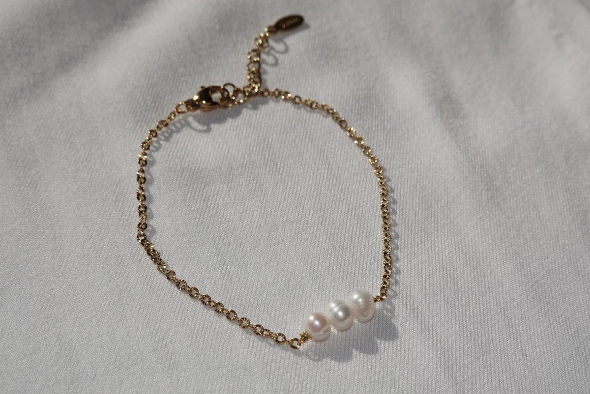 Triple Pearl Braclet