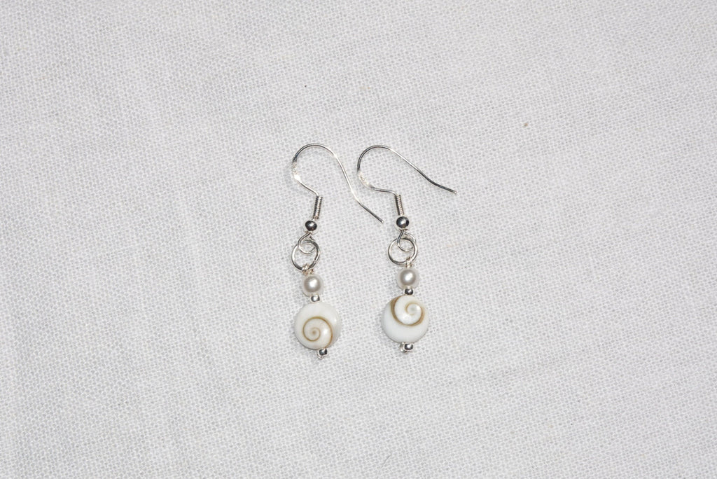 Calypso Shiva Shell Hoops ~ medium - silber