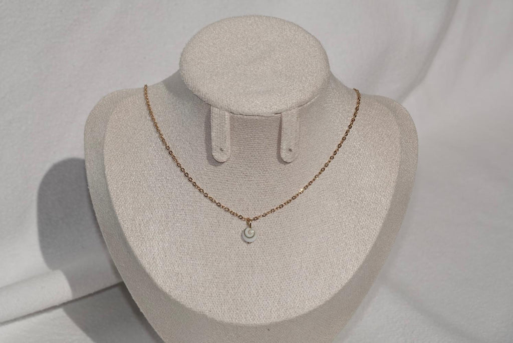 Shiva Shell Necklace - small - gold