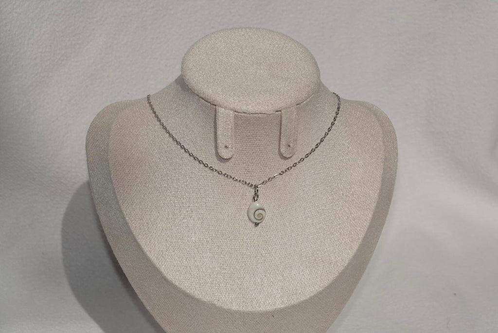 Teardrop Shiva Shell Necklace - silver