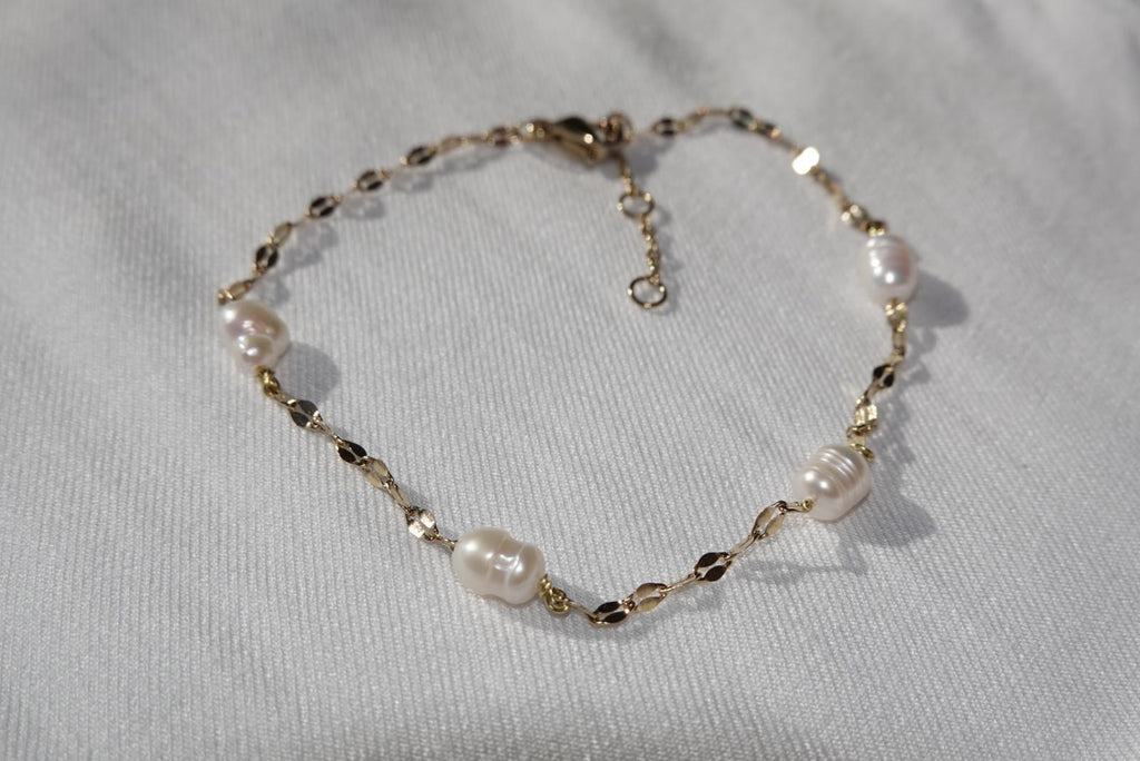 Lip Chain Pearl Braclet