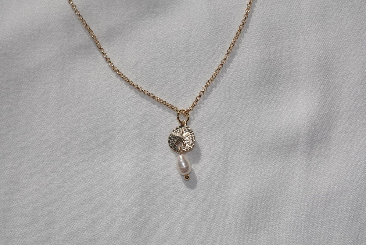 Sand Dollar Necklace - gold