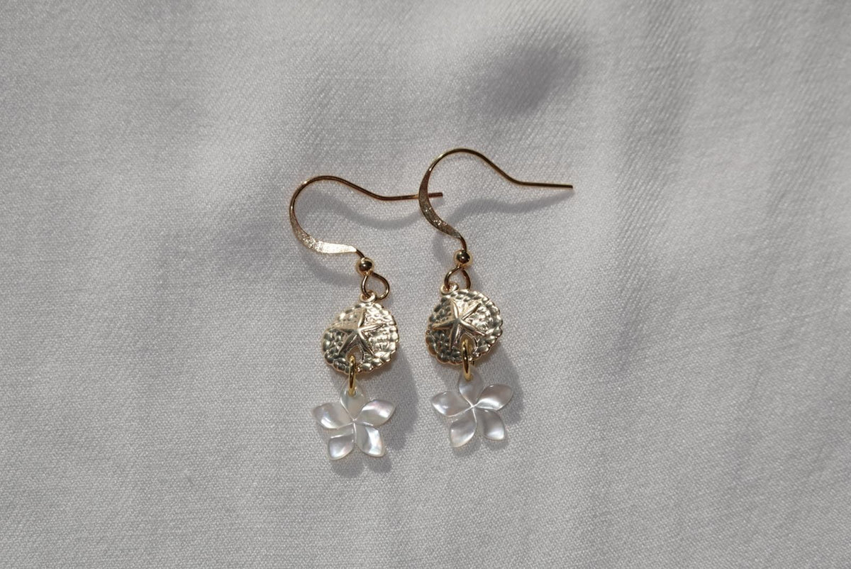Sand Dollar x Plumeria Earrings - gold