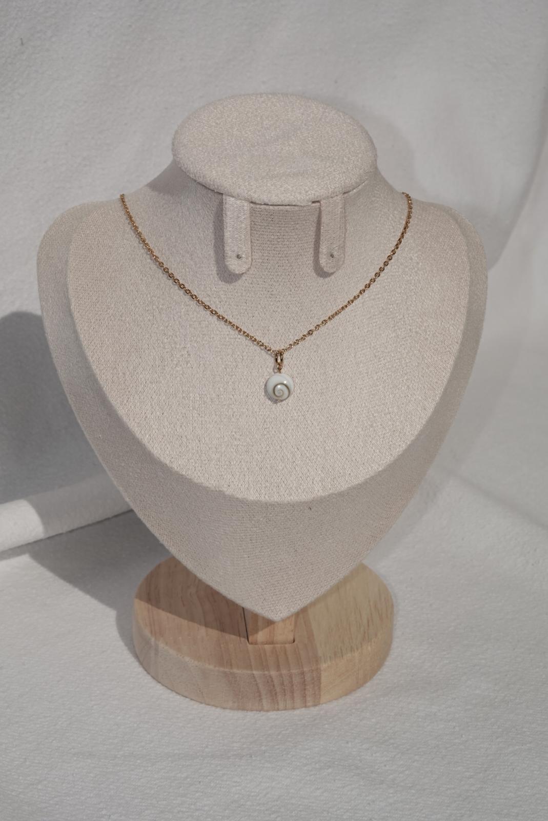 Calypso Shiva Shell Necklace - medium - gold