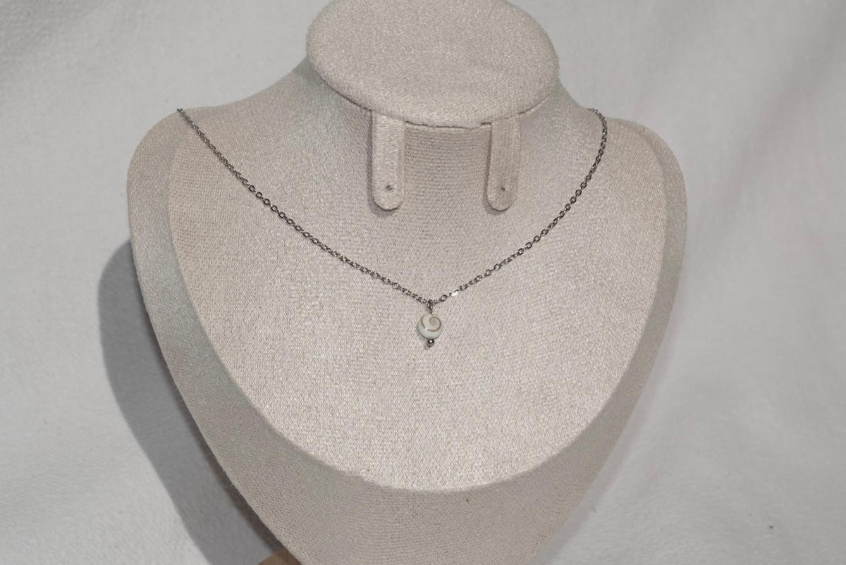 Shiva Shell Necklace - small - silver