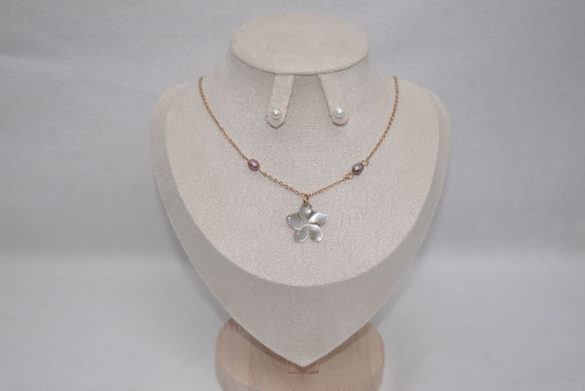 Plumeria Pearl Necklace Grey - gold