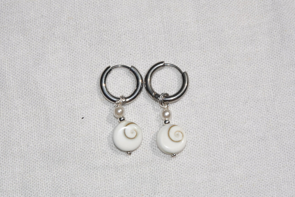 Calypso Shiva Shell Hoops - large- silber
