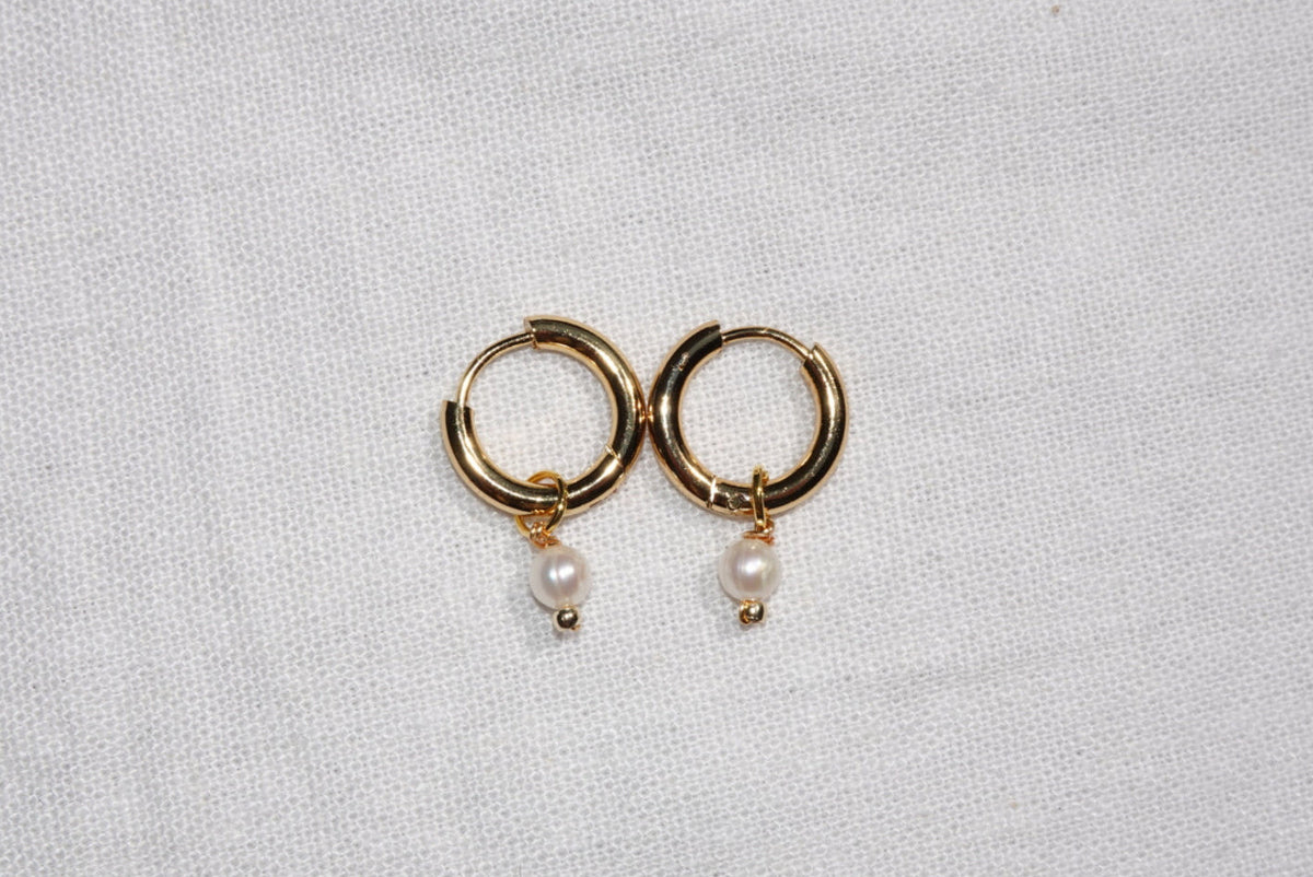 Fresh Water Pearl Earrings - gold