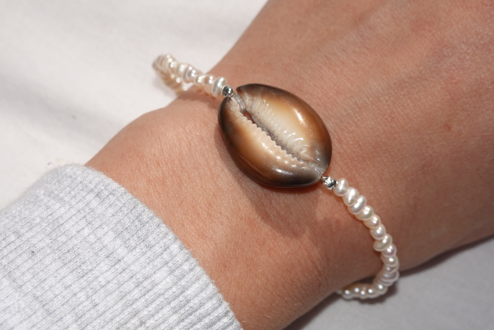 Brown Cowrie Shell Braclet
