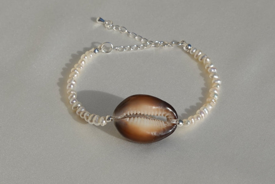 Brown Cowrie Shell Braclet