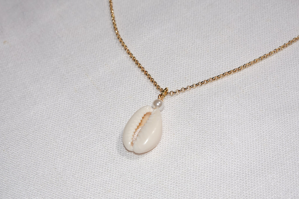 Cowrie Shell Necklace ~ gold