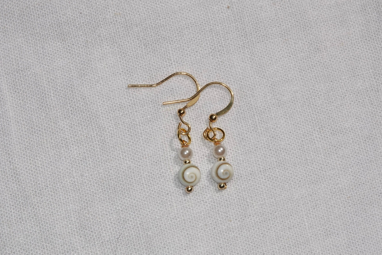 Calypso Shiva Shell Earrings ~ small ~ gold