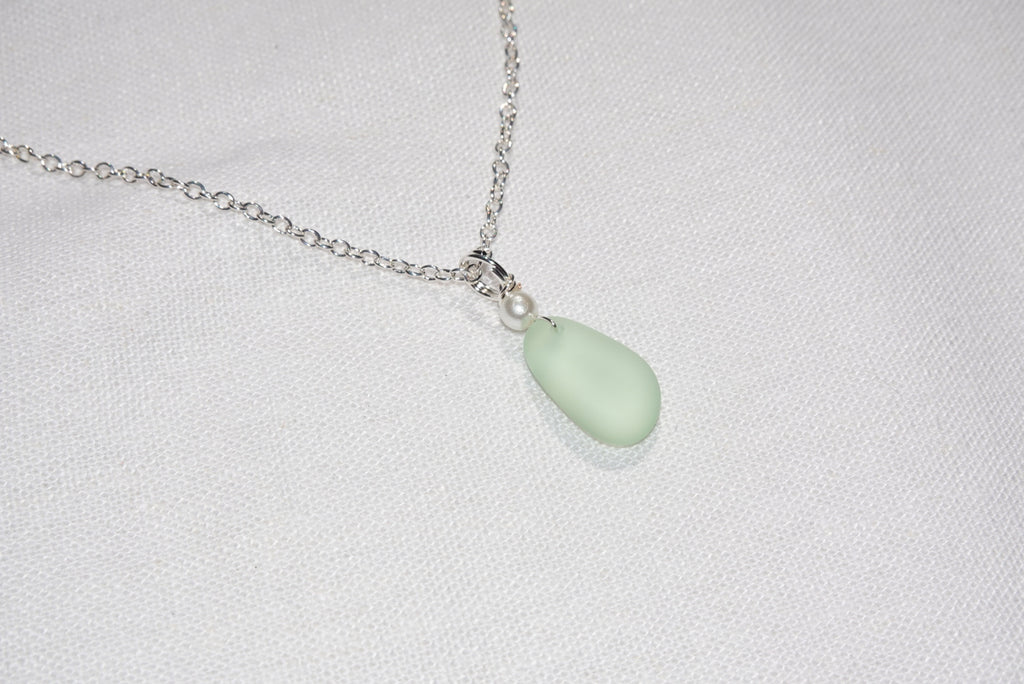 Light Green Sea Glass Necklace - silber