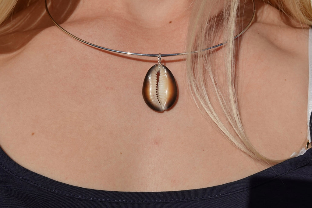 Brown Cowrie Shell Wire Necklace - silber