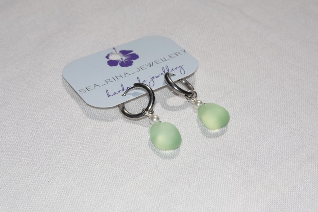 Light Green Beach Glass Hoops - silber