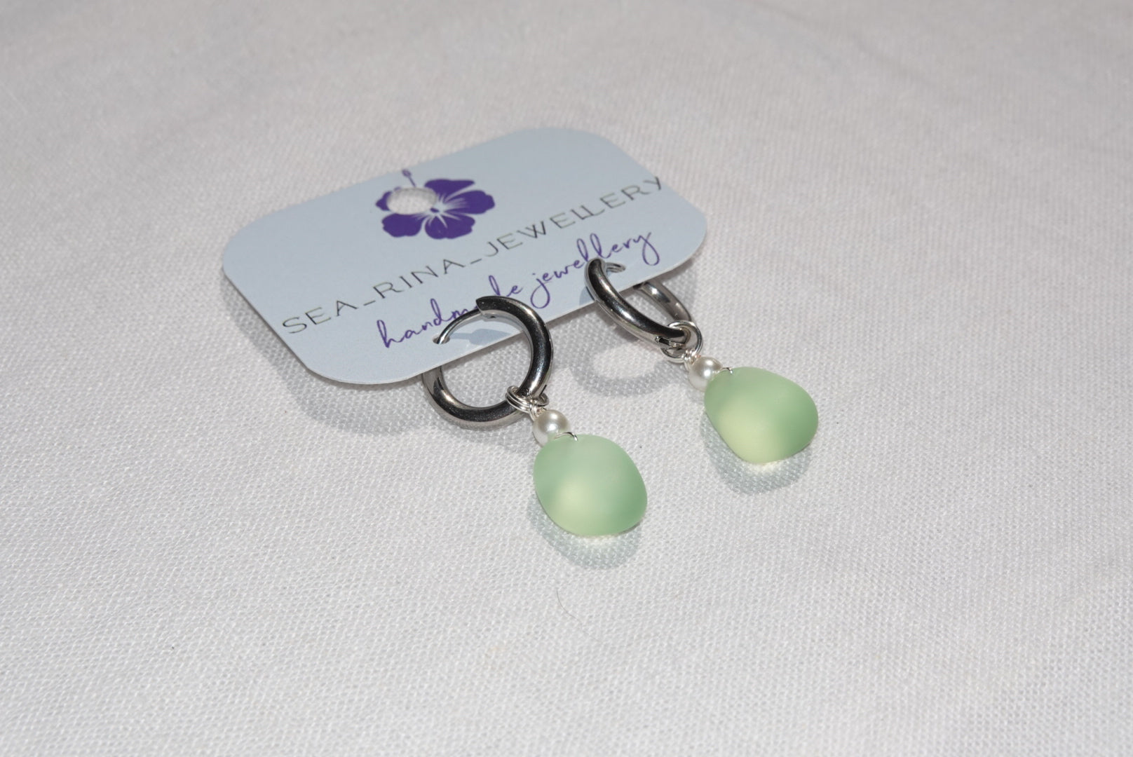 Light Green Beach Glass Hoops - silber