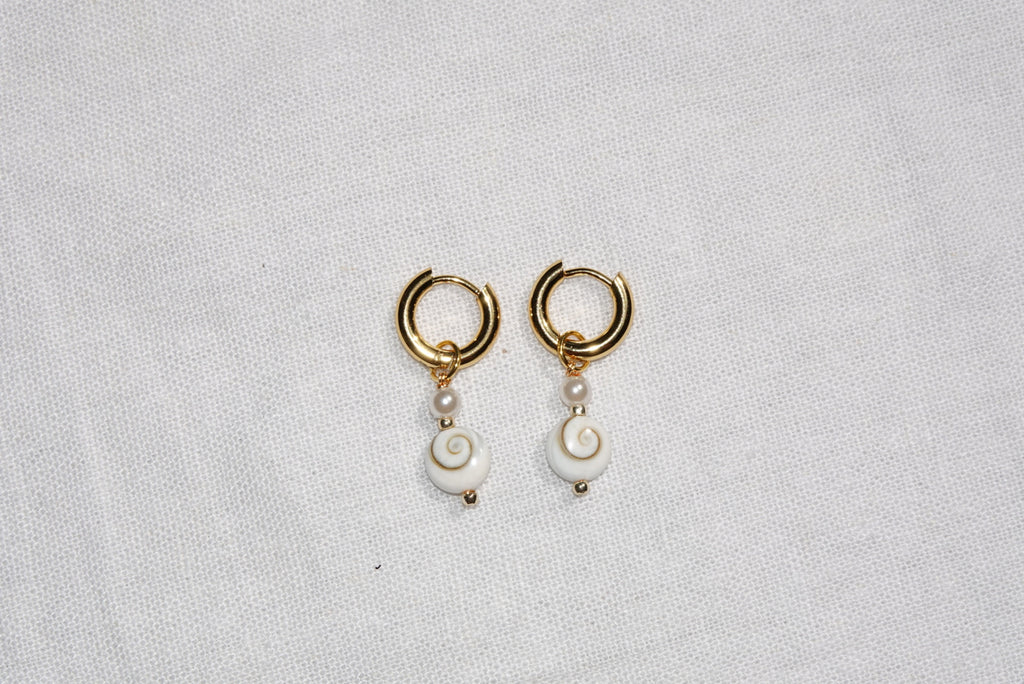 Calypso Shiva Shell Hoops ~ medium - gold