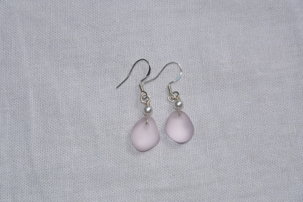 Light Pink Beach Glass Hoops - silber