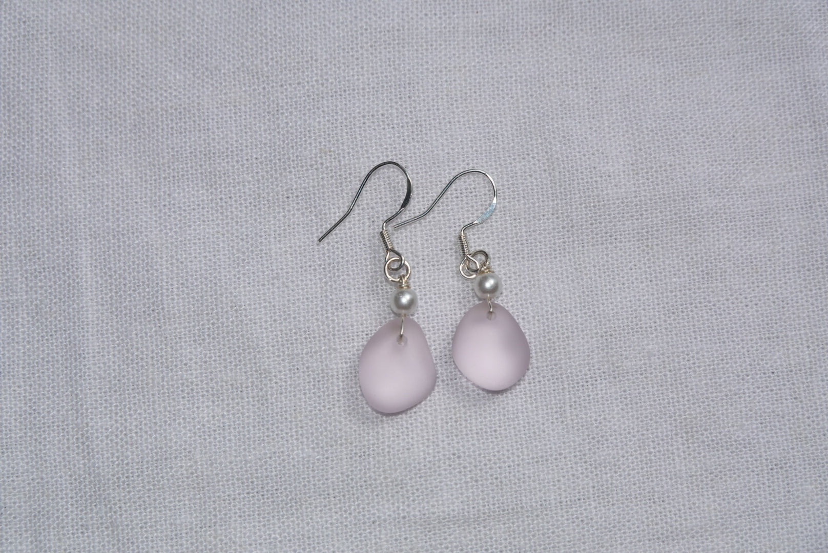 Light Pink Beach Glass Hoops - silber
