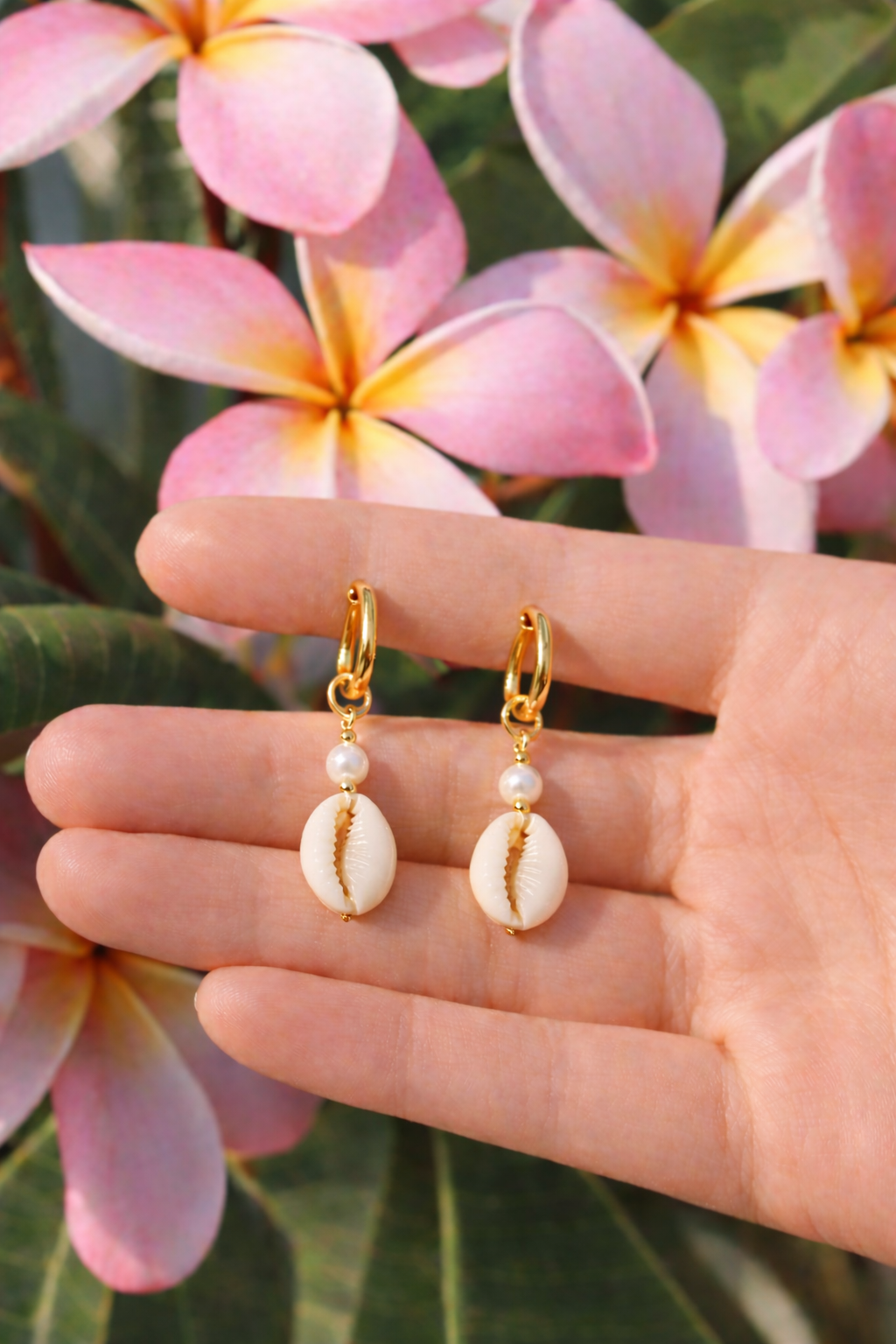 Cowrie Shell Hoops - gold