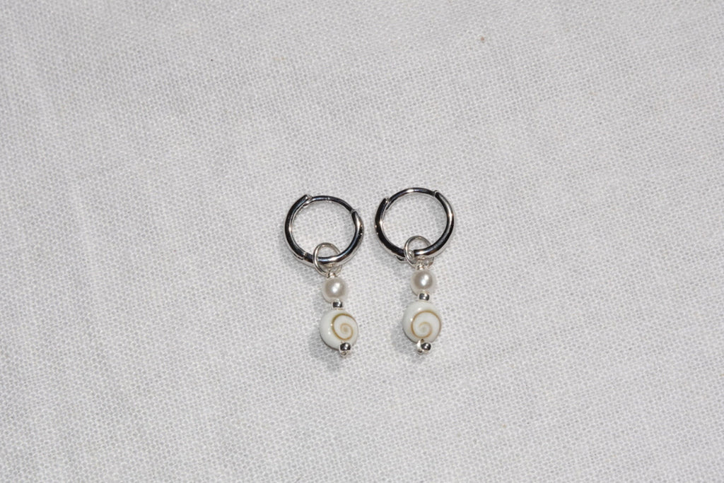 Calypso Shiva Shell Earrings ~ small ~ silber