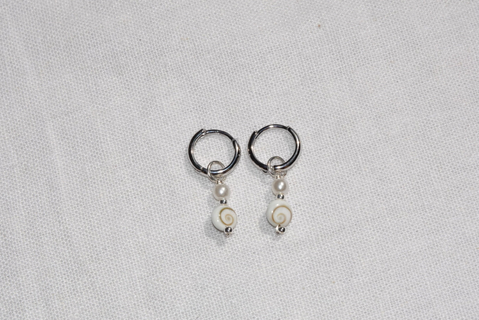 Calypso Shiva Shell Earrings ~ small ~ silber
