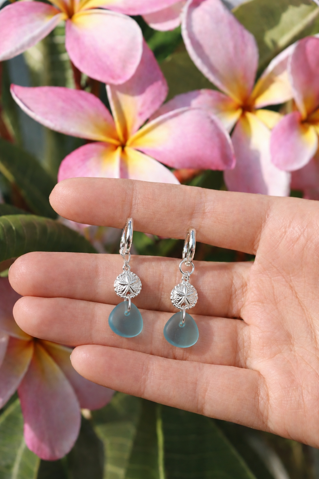 Blue Beach Glass Sand Dollar Earrings ~ silber