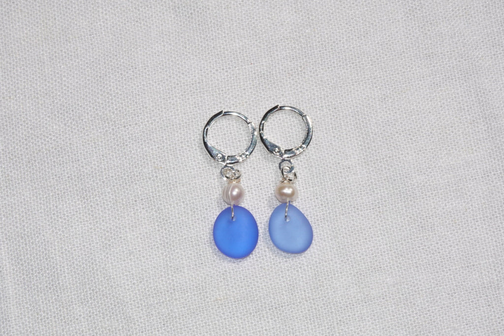 Lila Blue Beach Glass Hoops - silber