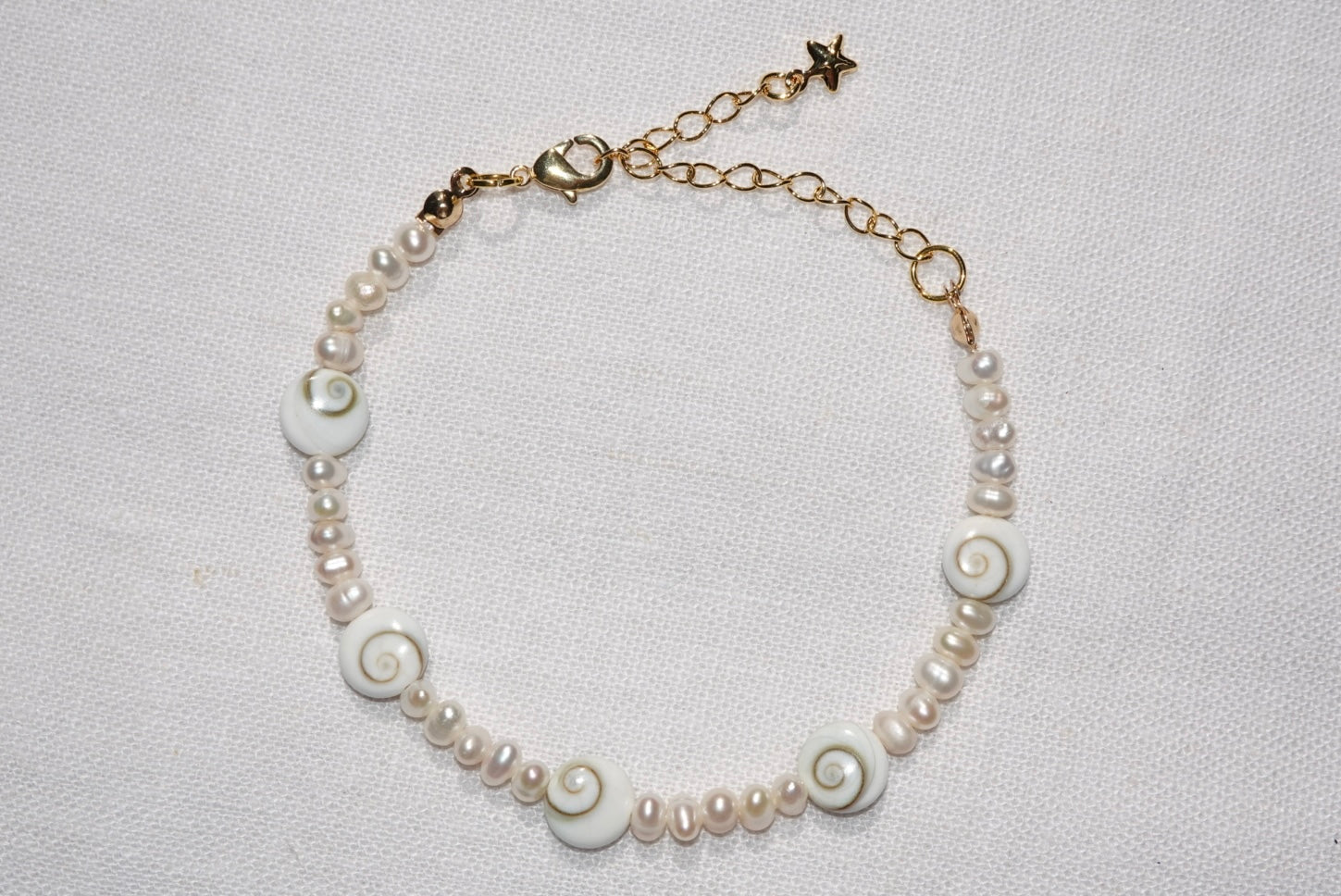 Medium Shiva Shells Braclet