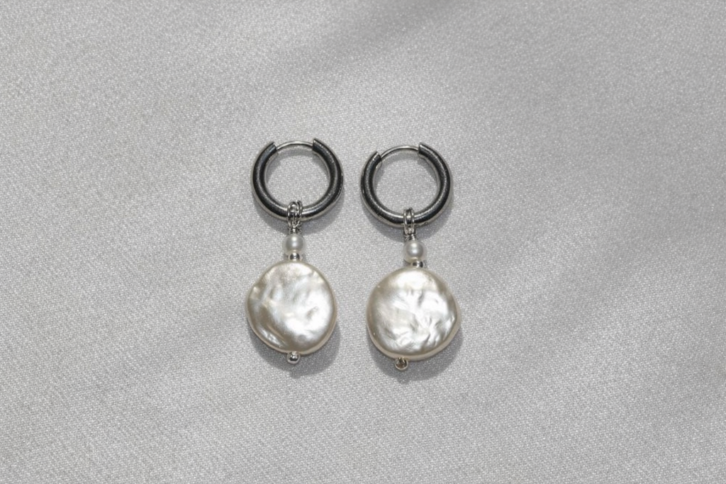 Flat Fresh Water Pearl Hoops - silber