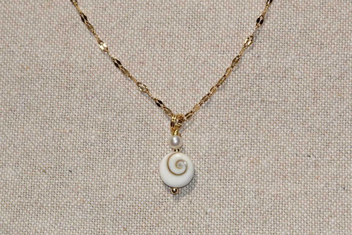 Calypso Shiva Shell Necklace - gold