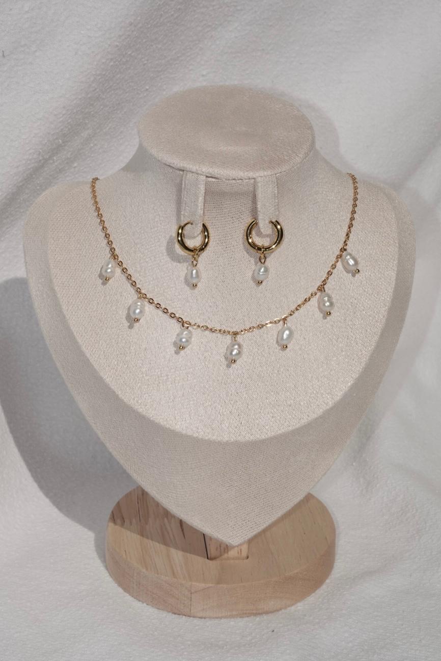 Pearl Drop Necklace - gold