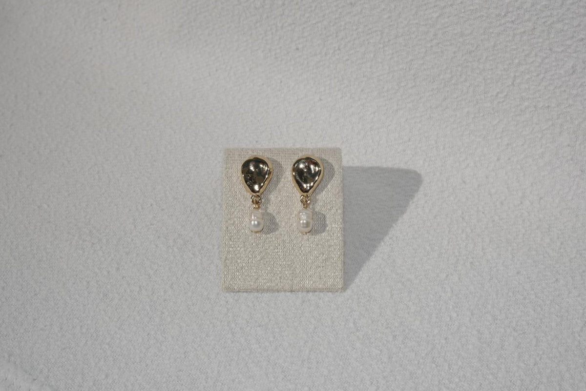Pearl Ear Studs - gold