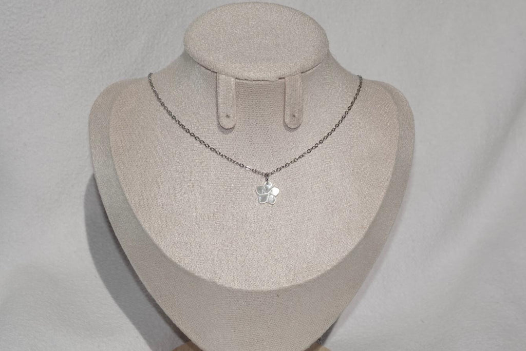 Plumeria Pearl Necklace - silver