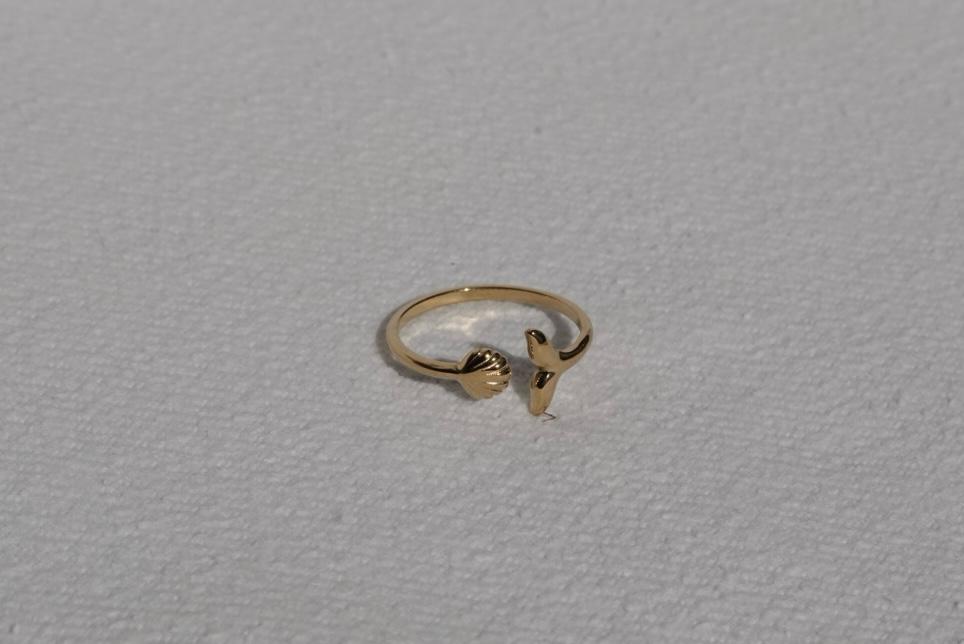 Shell Tail Fingerring - gold
