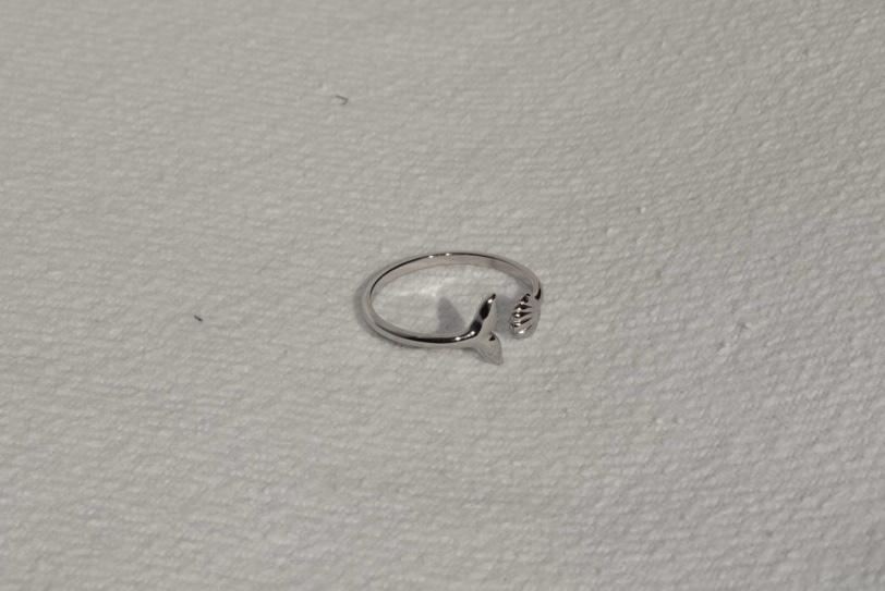 Shell Tail Fingerring - silver